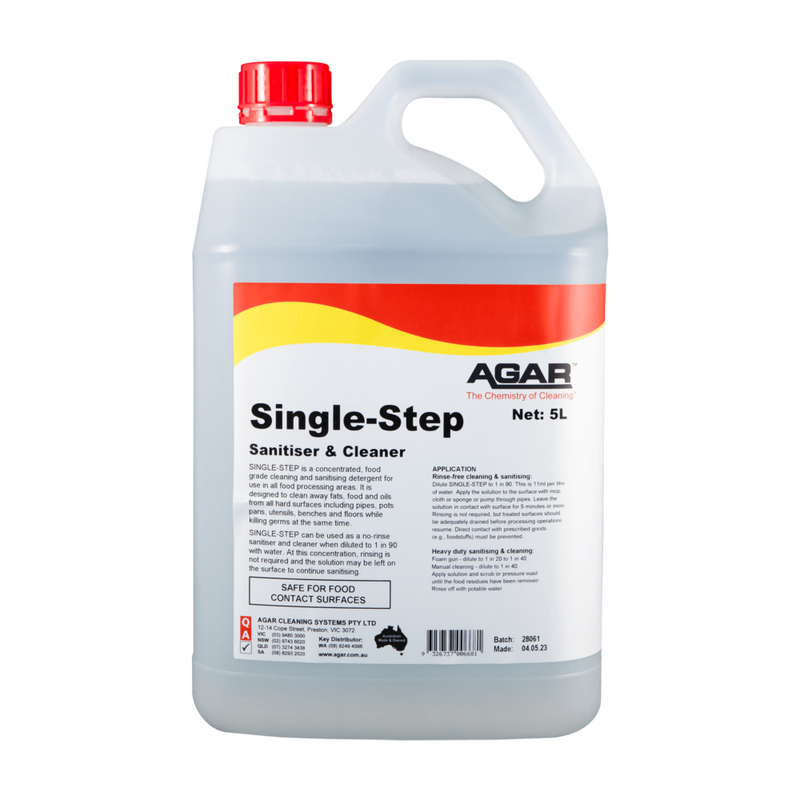 Agar Single-Step Sanitiser & Cleaner container on a white background